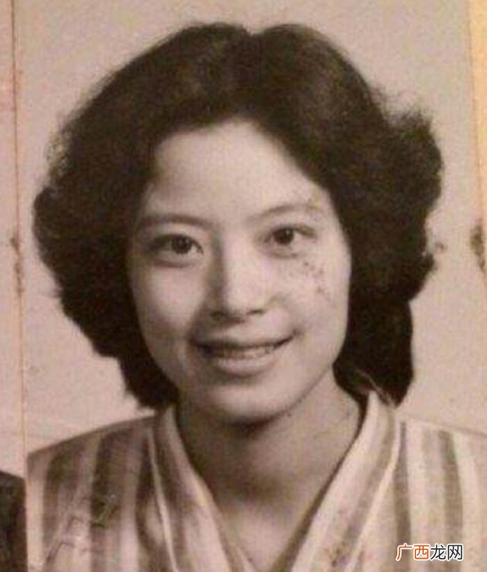BABY美貌遗传自父母 baby的妈妈