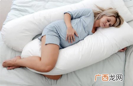 怀孕后孕妇晚上腿抽筋是怎么回事