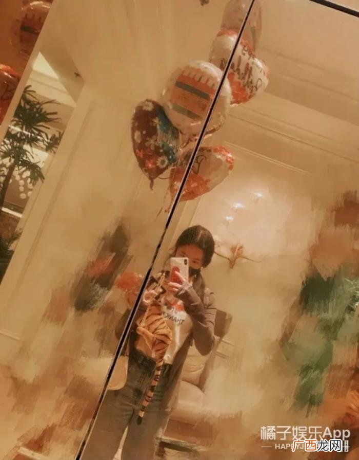 胡歌追过刘亦菲吗，网友神脑补胡歌刘亦菲恩爱糖点