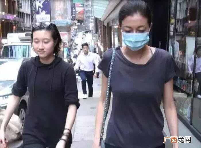 吴卓林的外籍女友，19岁小龙女吴卓林