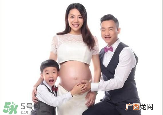 杨威二胎是试管吗杨威泰国试管怀双胞胎