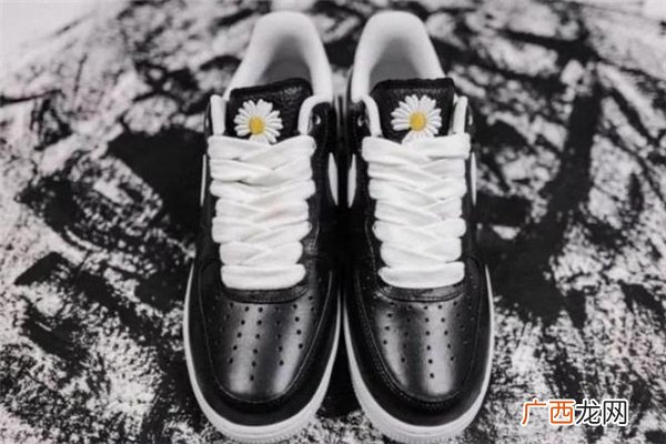 权志龙小雏菊af1真假辨别方法