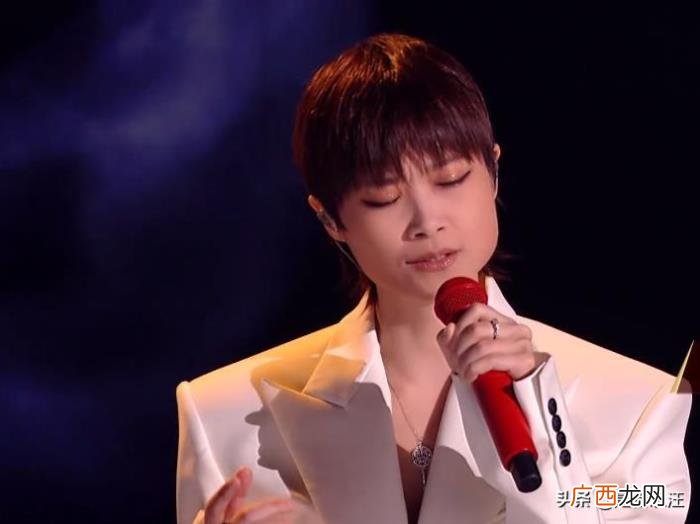 李宇春现在比不过周笔畅，周笔畅和李宇春再次碰面