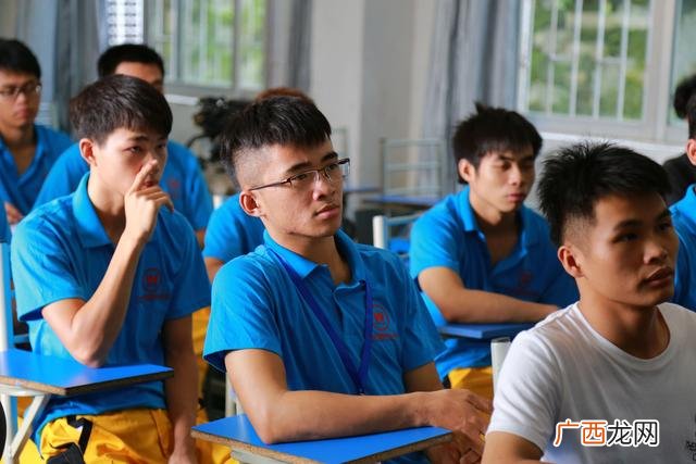 大学生刚毕业创业做什么好,现在创业哪个行业比较好