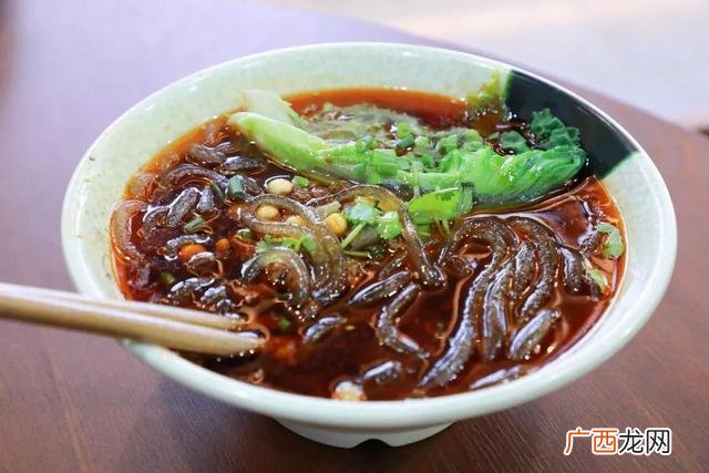 想开个小吃店哪种小吃比较火,现在投资什么小吃店比较赚钱