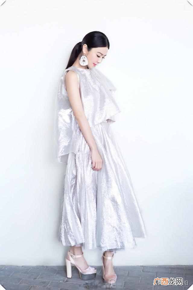 薛凯琪透视展露出女人的一丝妩媚（带你了解更