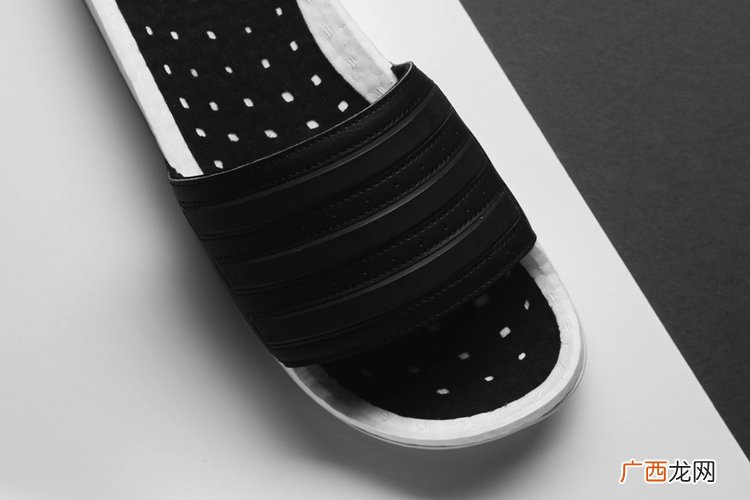 adidas Adilette Boost Slides价格多少钱