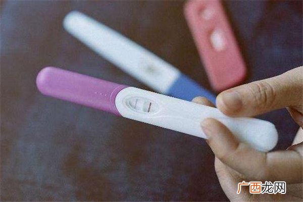 验孕棒尿太多会出错吗验孕棒尿液滴多了影响结果吗