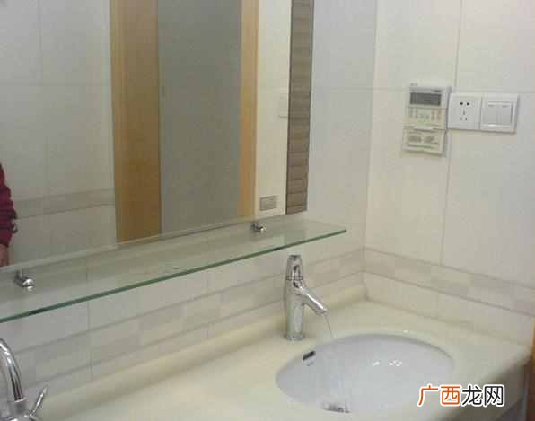 空气源热水器安装图片，空气能热水器要安装在
