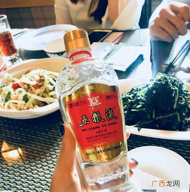 玻璃瓶定做需要多少钱,哪里可以定制玻璃瓶