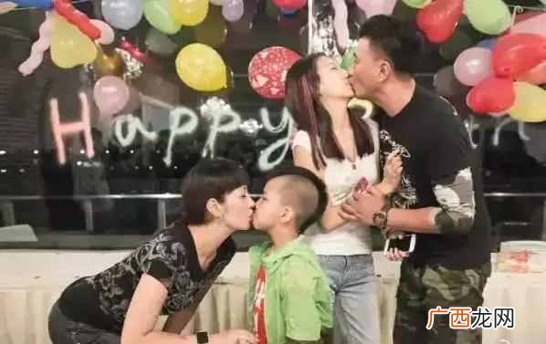 小贝的女儿小时候萌照，看看贝克汉姆有有多宠