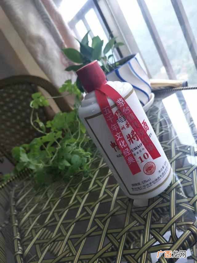 网上买白酒哪个平台靠谱（买白酒实体店好还是