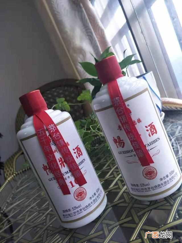 网上买白酒哪个平台靠谱（买白酒实体店好还是
