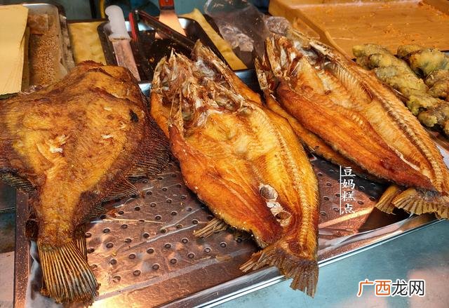 女人摆摊卖什么小吃好 卖什么特色小吃最赚钱