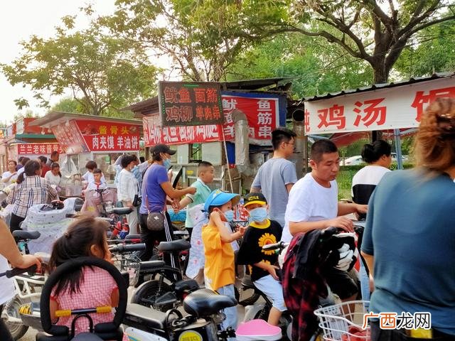 女人摆摊卖什么小吃好 卖什么特色小吃最赚钱