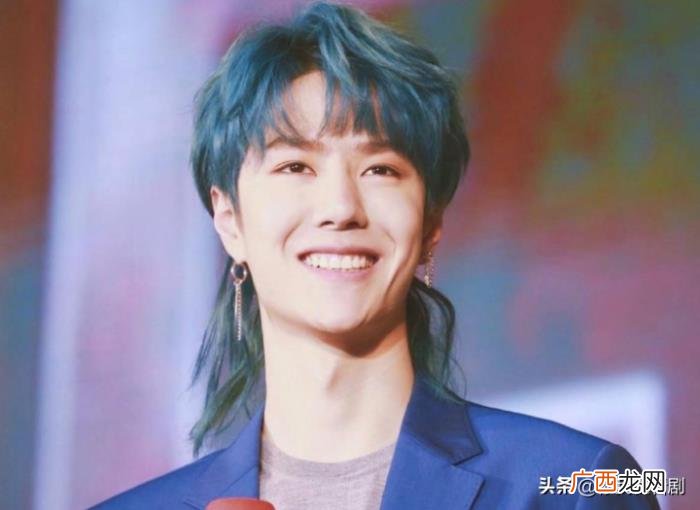 王一博和李易峰谁帅，王一博和李易峰西装同框后