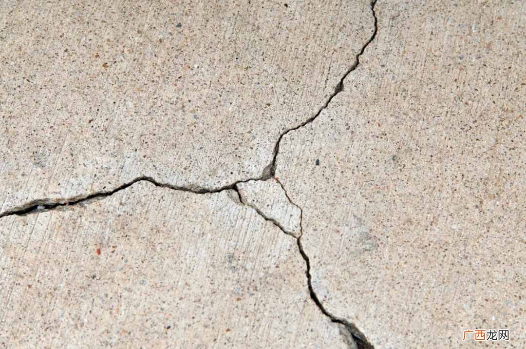 crack中文含义及用法 crack是什么意思中文怎么读