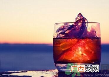 孕妇能喝碳酸饮料吗？孕妇喝碳酸饮料对胎儿有影响吗？