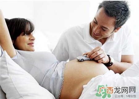 胎动早是男孩还是女孩?胎动早晚和性别有关吗?
