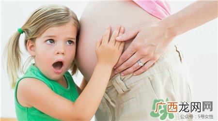 胎动早是男孩还是女孩?胎动早晚和性别有关吗?