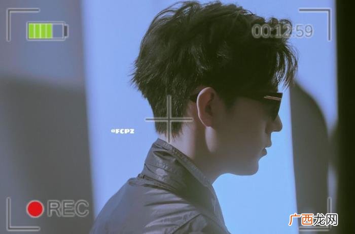 肖战高清大图壁纸手机壁纸，肖战西装手机电脑高清照片壁纸
