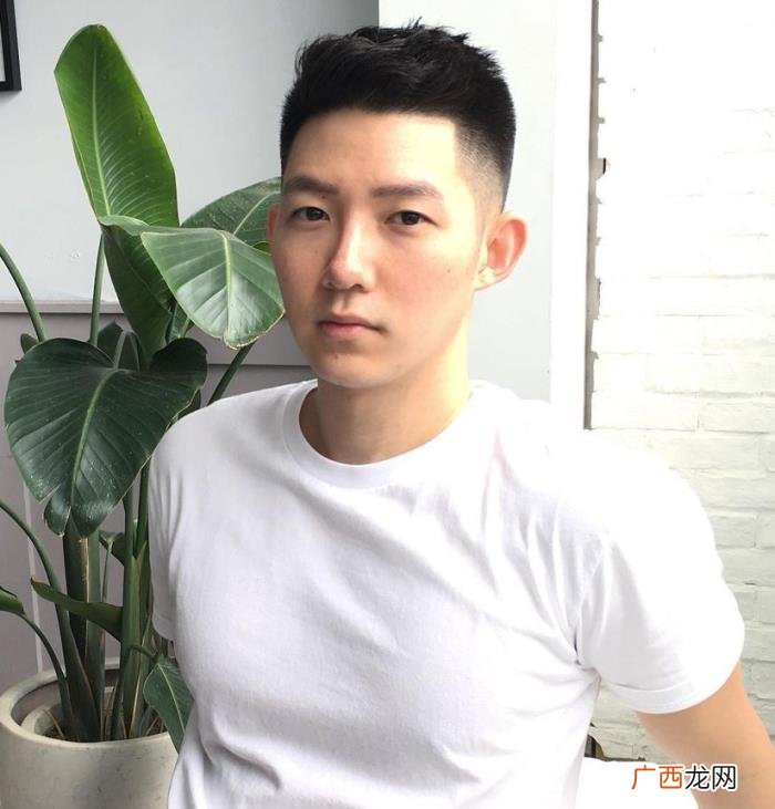 阳光男生发型，剪这5款发型很阳光