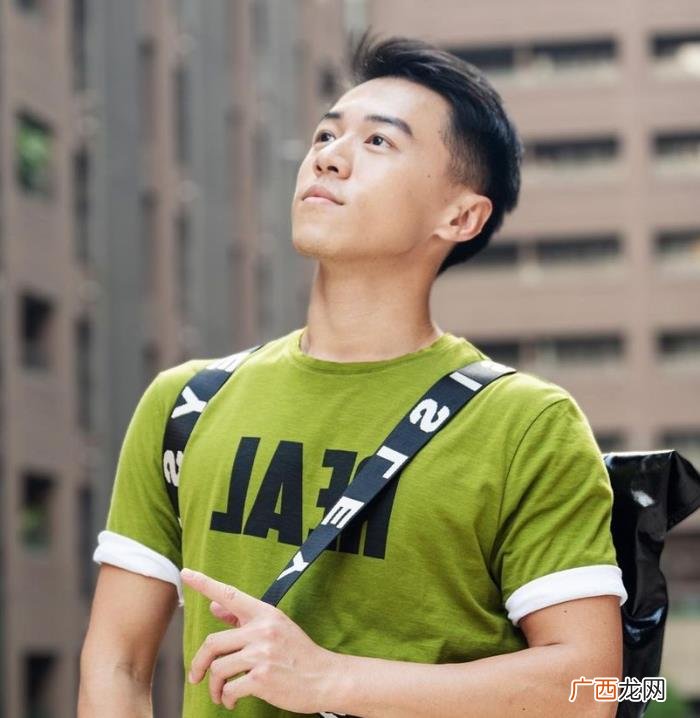 阳光男生发型，剪这5款发型很阳光
