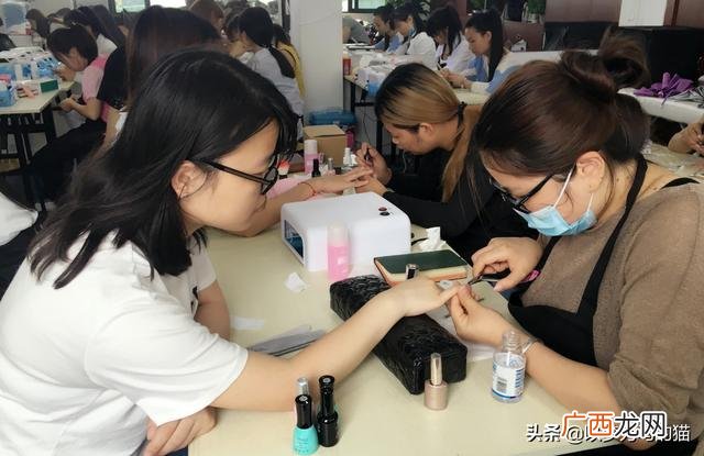 想学个手艺不知道学什么好,想学点手艺开个小店什么比较好
