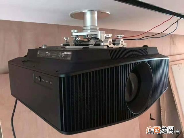 全程图解其安装步骤 投影仪吊架怎么安装图解