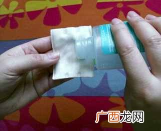 分享睫毛膏卸妆技巧及注意事项 睫毛膏怎么卸比较干净