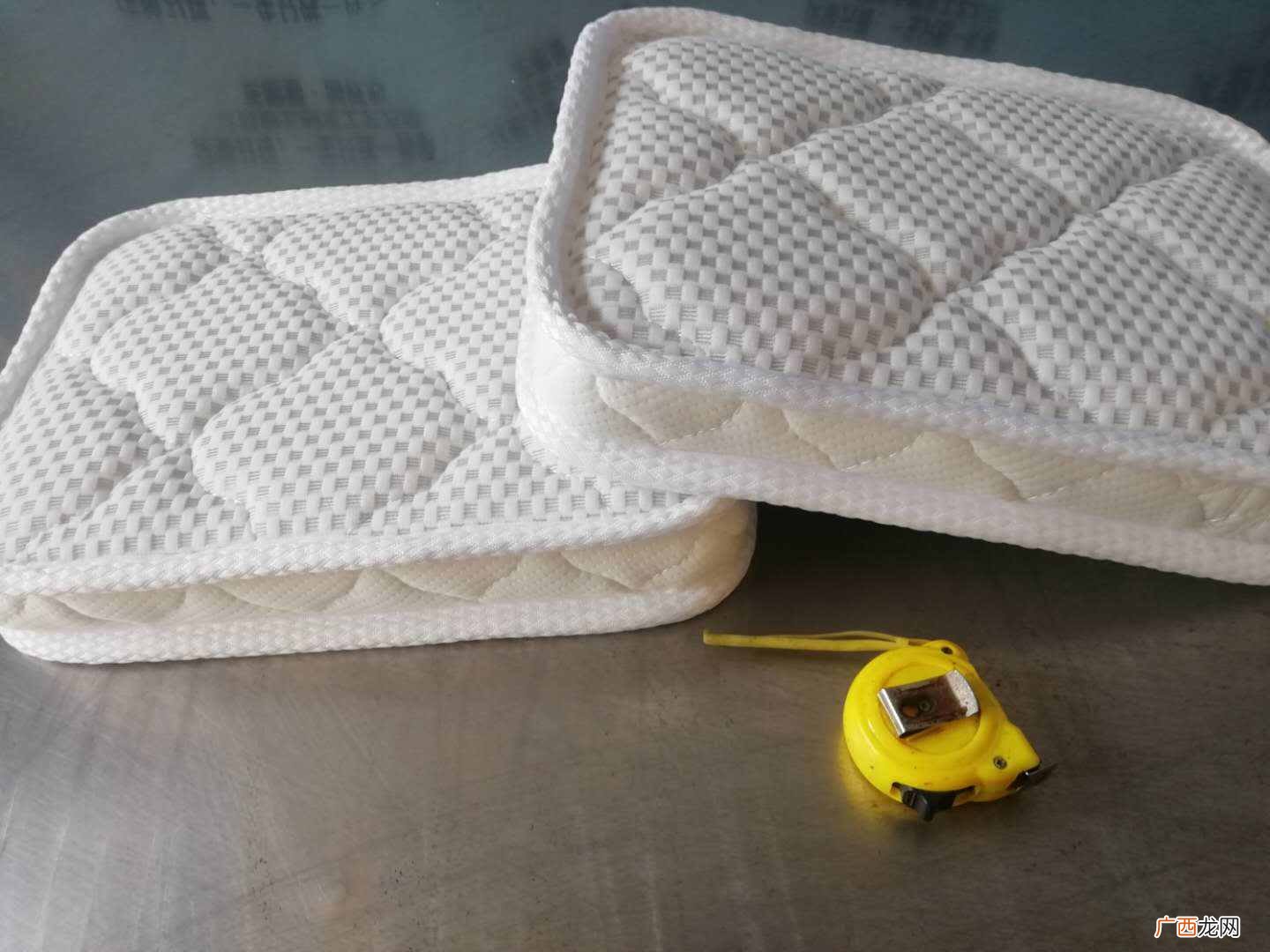 常见的床垫具体尺寸及与国标的误差 床垫标准尺寸是多少