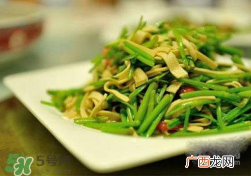 孕妇可以吃野芹菜吗？孕妇吃野芹菜有什么好处？