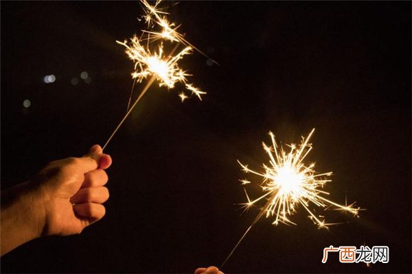 跨年夜送男朋友女朋友什么礼物比较好