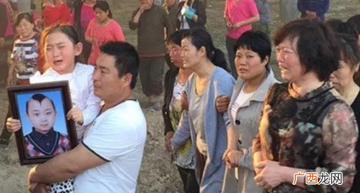 年画娃娃邓鸣贺8岁离世 邓鸣贺死了吗