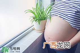 孕妇可以做美甲吗？美甲对孕妇有什么影响？