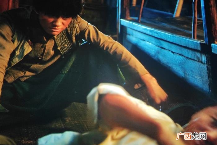 朱亚文和吴京，拖油瓶易烊千玺和吴京、朱亚文的差距