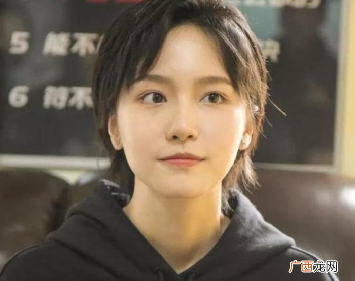 赵丽颖的旗下艺人名单，张小斐正式成赵丽颖旗下艺人