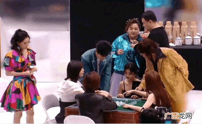 赵丽颖的旗下艺人名单，张小斐正式成赵丽颖旗下艺人