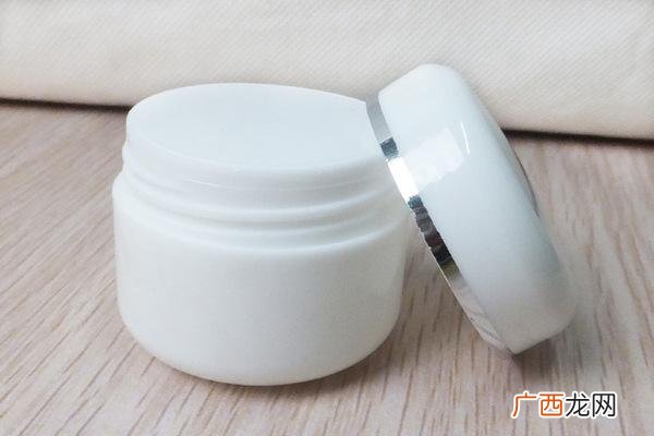 面霜适合什么年龄段 面霜在哪一步涂最好