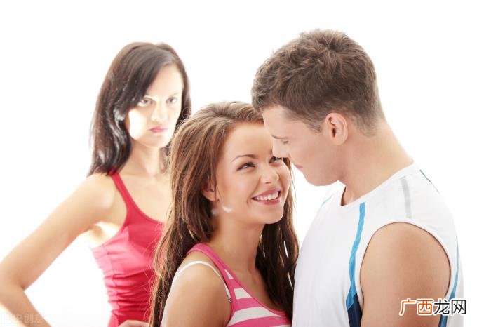 男人会为第三者离婚吗 男人为小三离婚是真爱小三吗