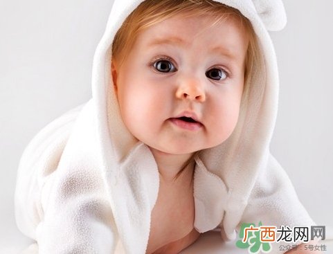 新生儿脖子有小红点是怎么回事?怎么办?