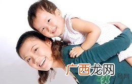 新生儿头上的脏东西是什么?怎么洗掉?
