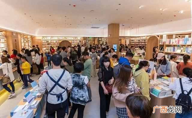 每小时挣3000元的技巧 十点读书怎么赚钱
