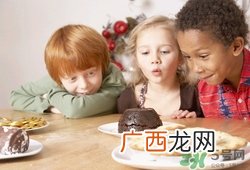 没有满月的宝宝感冒了怎么办?新生儿感冒怎么治疗