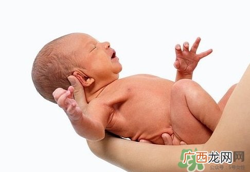 新生儿身上有白色脓包是怎么回事?什么原因?