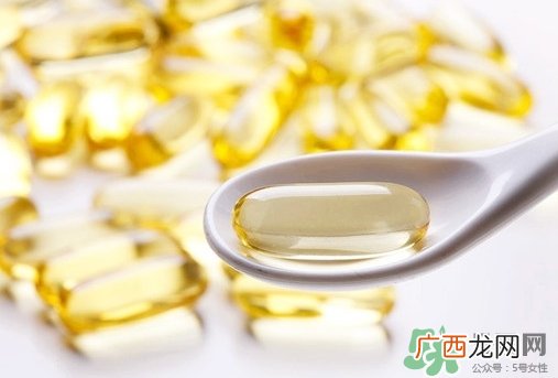 新生儿多少天吃鱼肝油?新生儿什么时候吃鱼肝油?