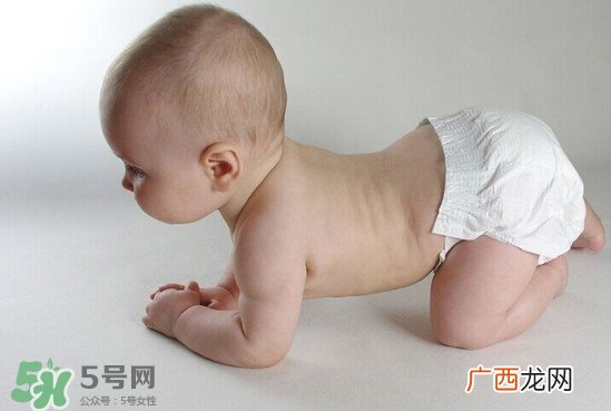 新生儿头发长得慢是什么原因?新生儿头发长得慢怎么办?
