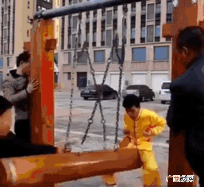 幽默搭讪开场白，求一句开场白…谢谢