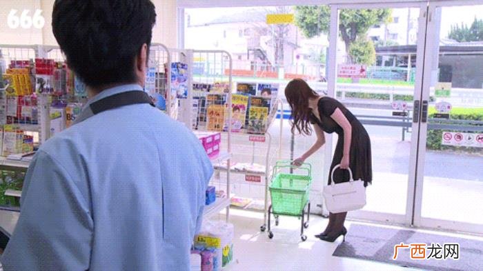 幽默搭讪开场白，求一句开场白…谢谢