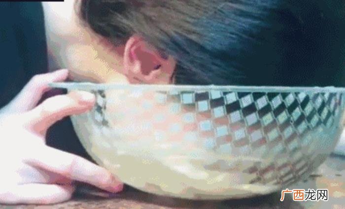 我终于知道洗脸最佳水温了 用热水洗脸好吗